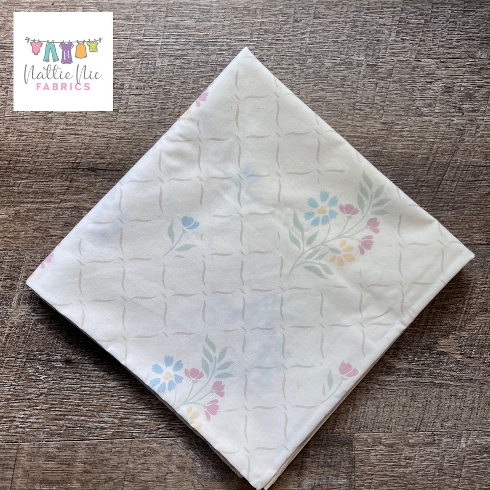 Vintage King size‎ pillowcase in cottage core floral